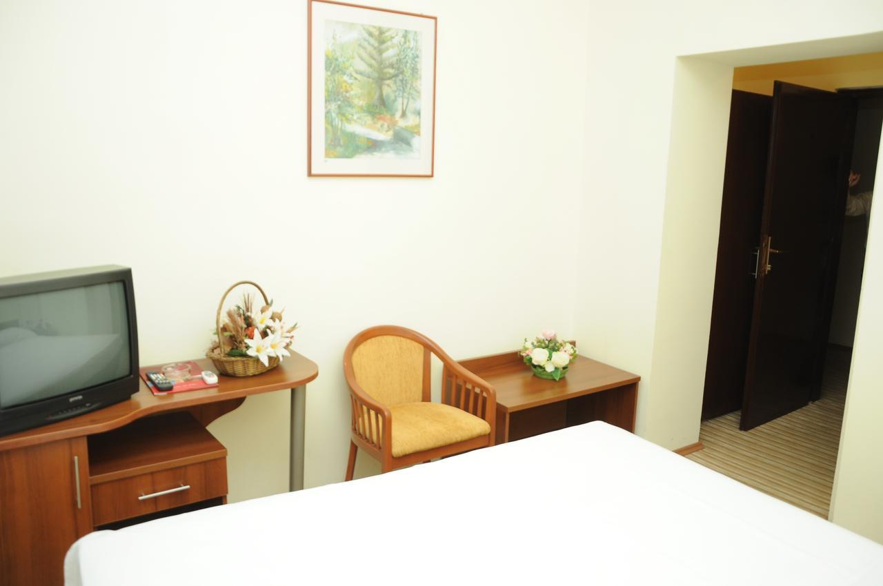Hotel Shirok Sokak Bitola Kültér fotó